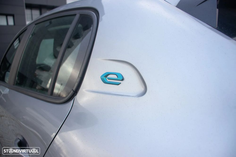 Peugeot e-208 Allure Pack - 6