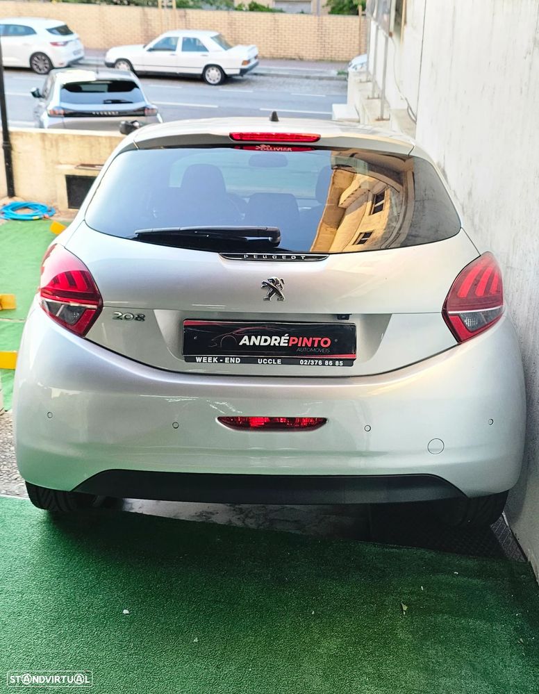 Peugeot 208 PureTech 82 Stop & Start Signature - 11