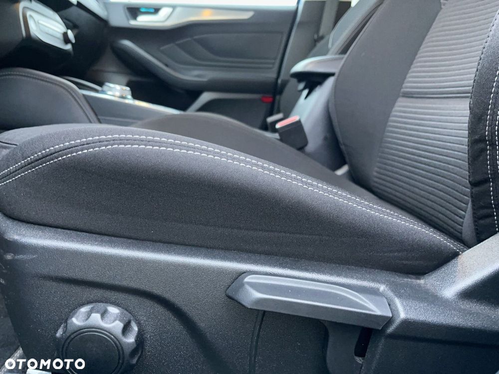 Ford Focus - 12