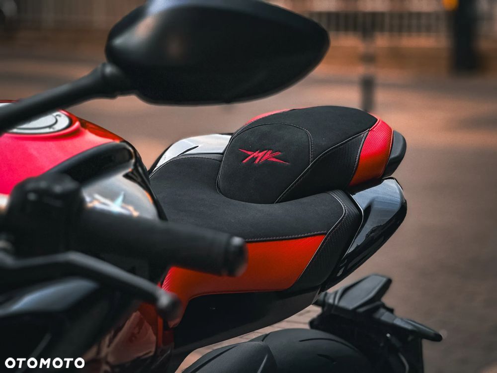 MV AGUSTA Brutale - 10