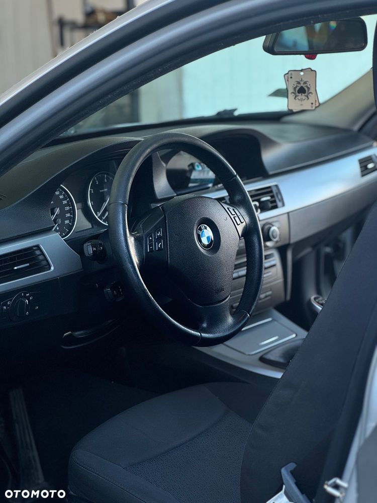 BMW Seria 3 318i - 2