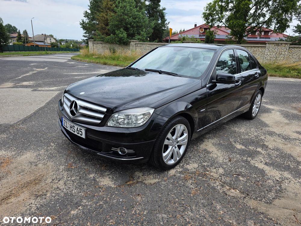 Mercedes-Benz Klasa C 180 CGI Automatik BlueEFFICIENCY Avantgarde - 27