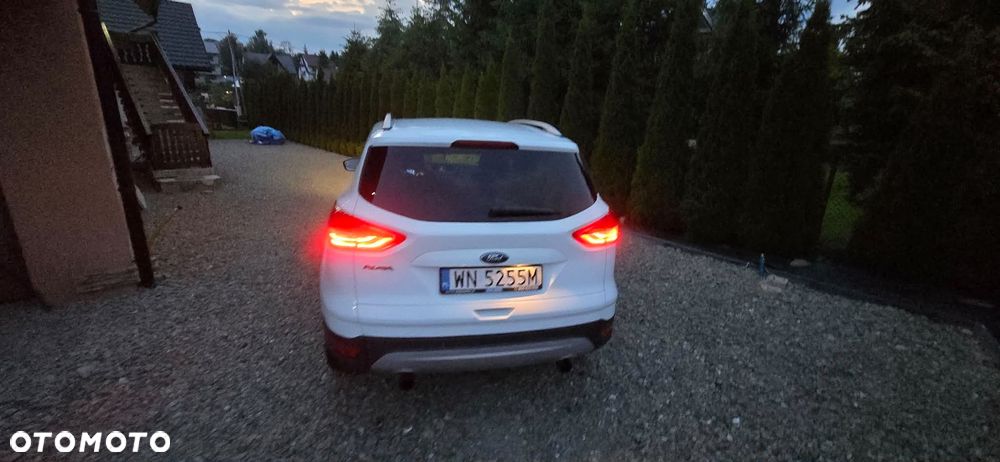 Ford Kuga 1.6 EcoBoost 4WD Titanium - 3