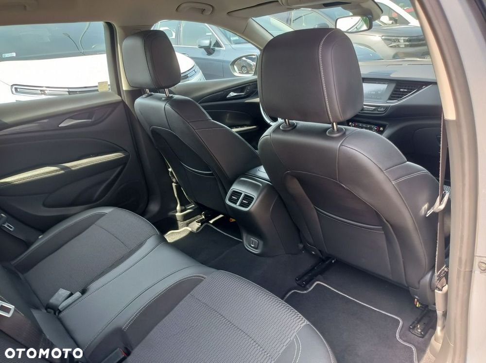 Opel Insignia - 32