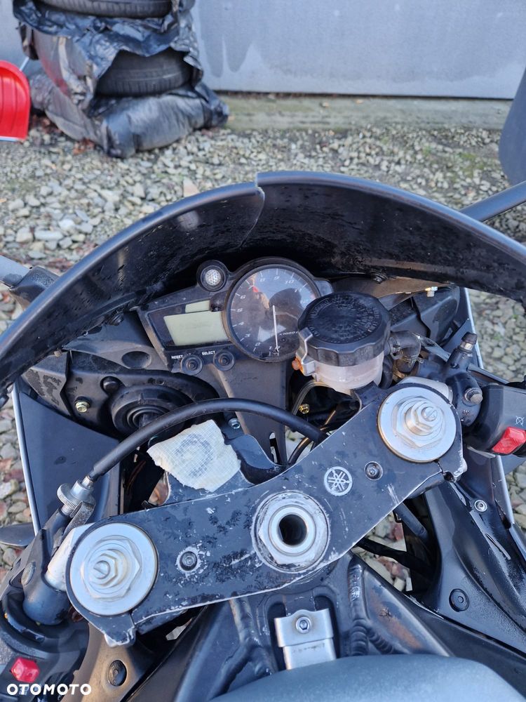 Yamaha R1 - 2