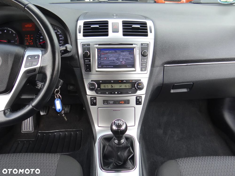 Toyota Avensis Touring Sports 1.8 Executive - 26