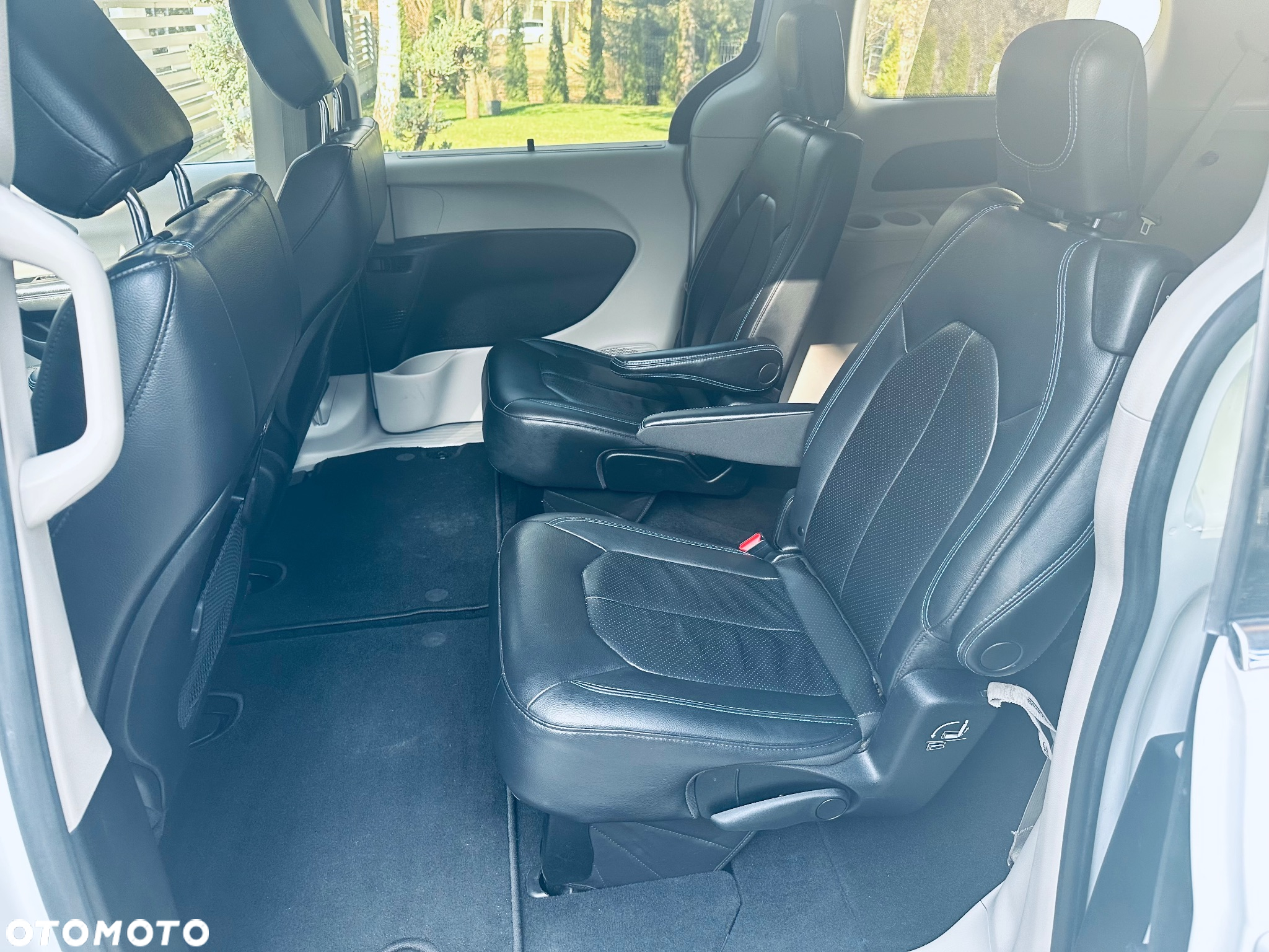 Chrysler Pacifica - 22