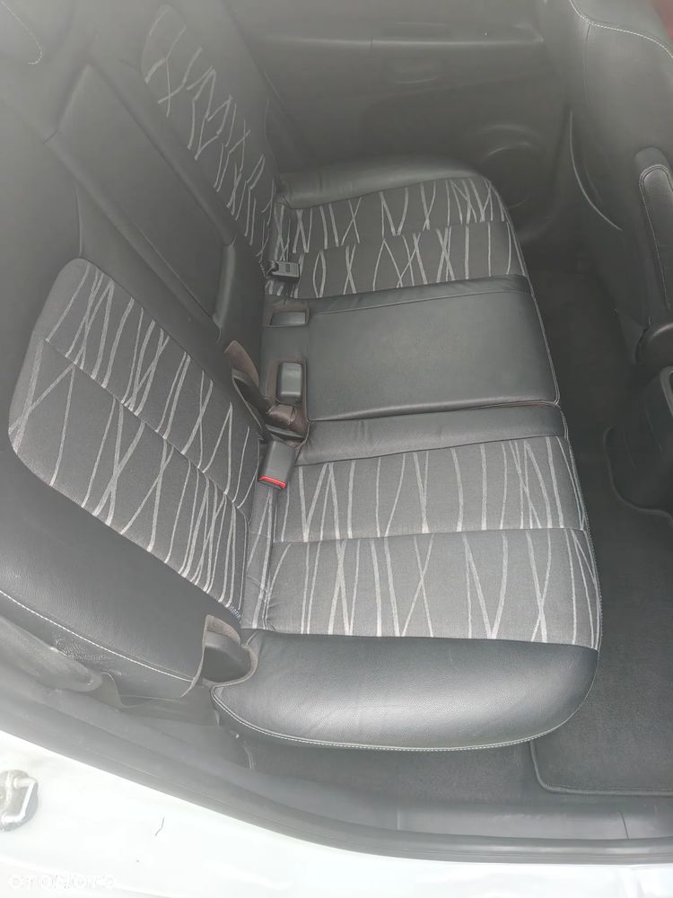 Kia Venga 2015 photo 4