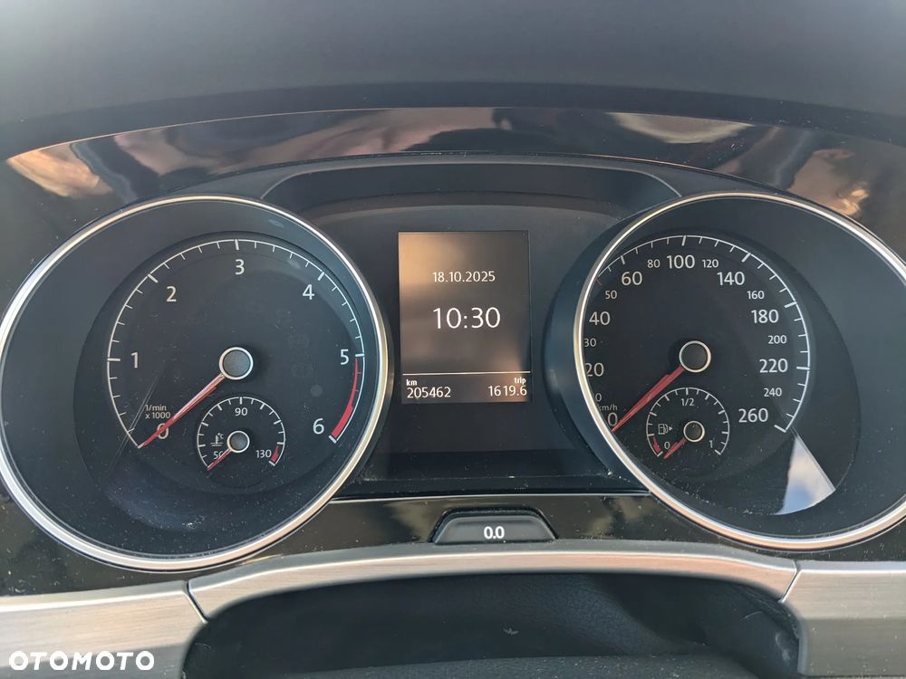 Volkswagen Touran 2.0 TDI BMT Comfortline - 11