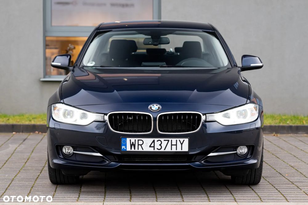 BMW Seria 3 320d DPF Edition Sport - 39