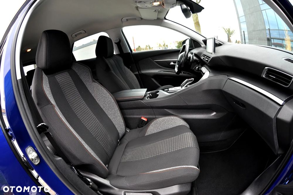 Peugeot 3008 1.2 PureTech Allure S&S EAT8 - 19