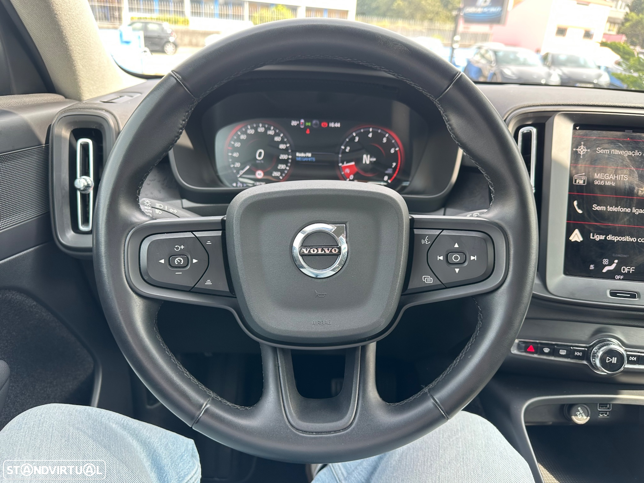 Volvo XC 40 1.5 T2 Momentum Plus - 30