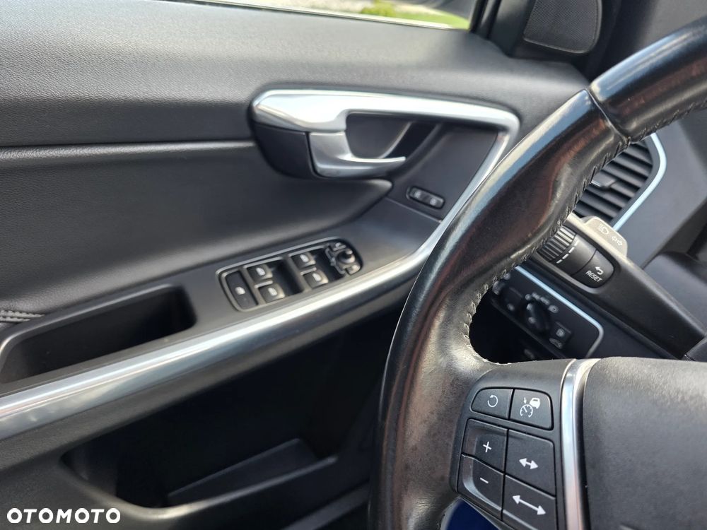 Volvo XC 60 D4 Geartronic Kinetic - 21