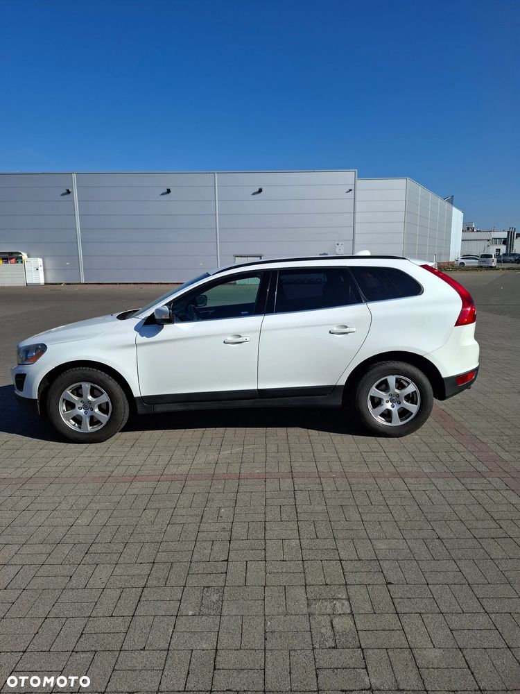 Volvo XC 60 2.4D AWD Momentum - 3
