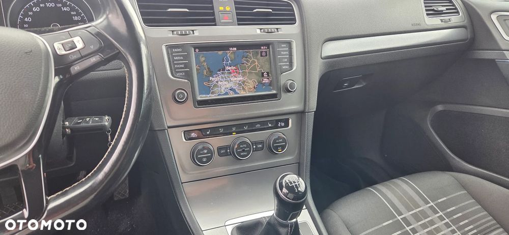 Volkswagen Golf 2.0 TDI BMT Comfortline - 29
