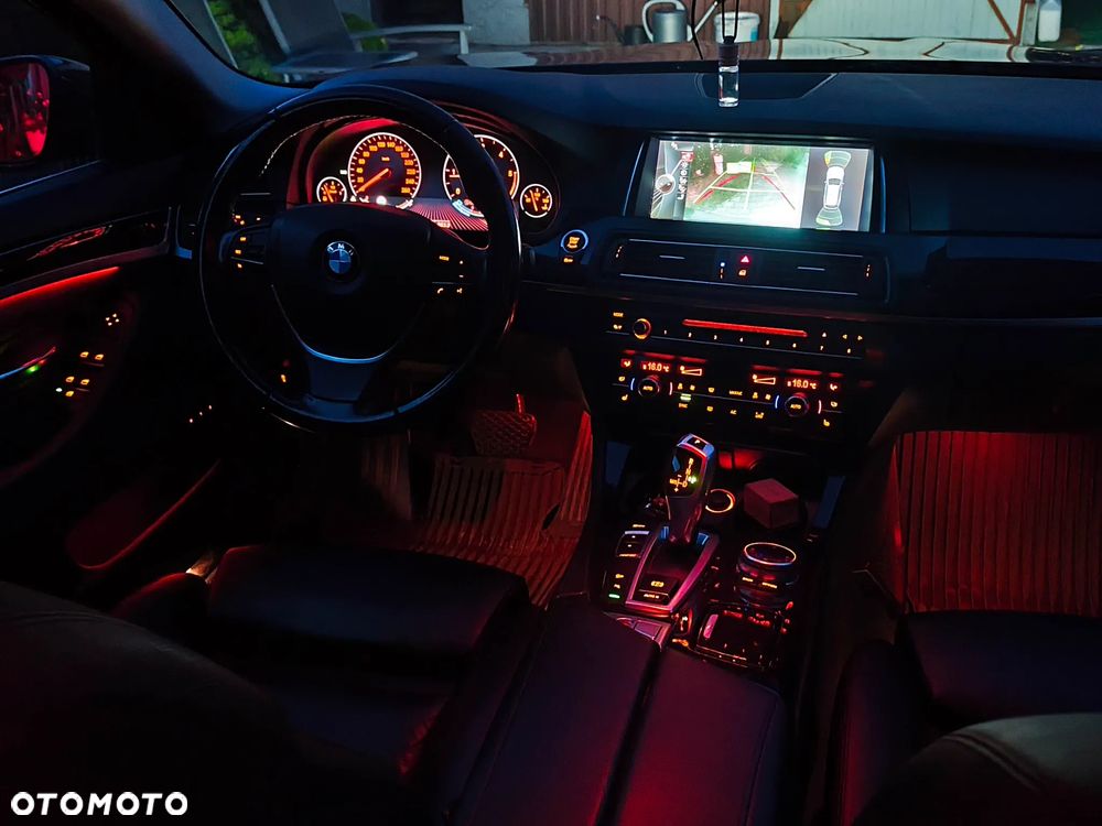BMW Seria 5 520d xDrive - 29