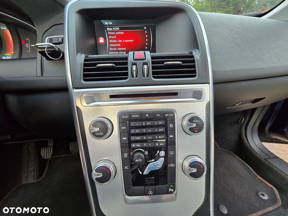 Volvo XC 60 D4 Drive-E Ocean Race - 12