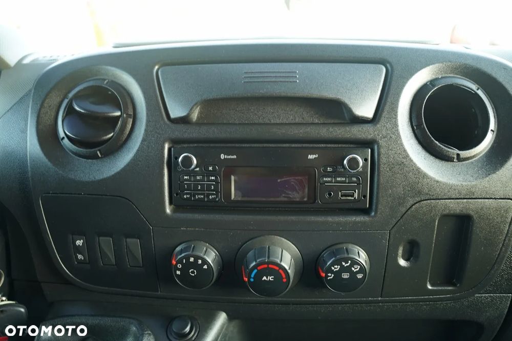 Renault MASTER / KONTENER - 4,5  M / WINDA DHOLLANDIA - 750 kg / SPROWADZONY - 31