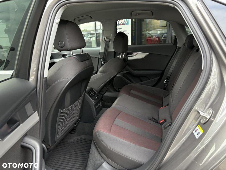 Audi A4 Limousine - 14