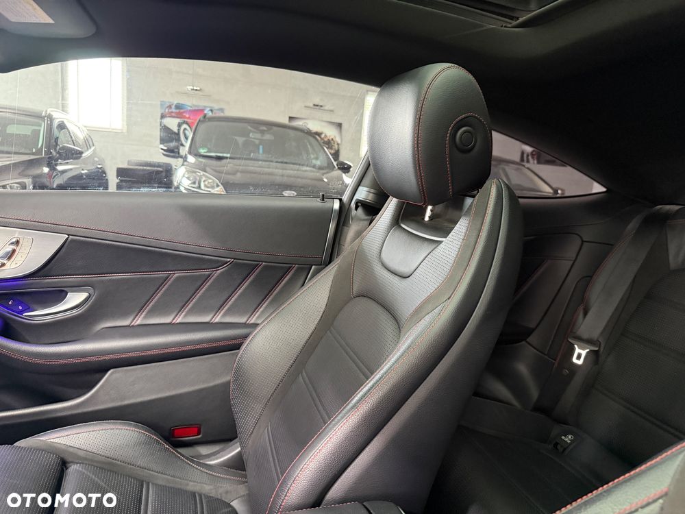 Mercedes-Benz Klasa C AMG 43 4Matic 9G-TRONIC - 27