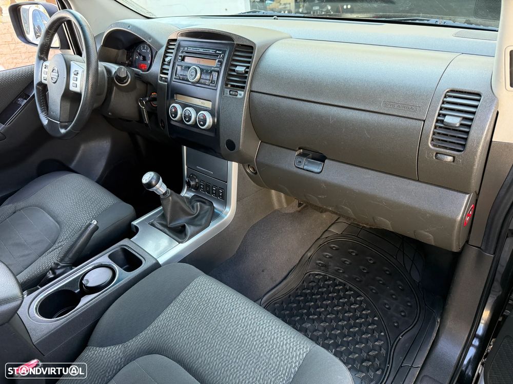 Nissan Navara 2.5 dCi KC SE 4WD - 26