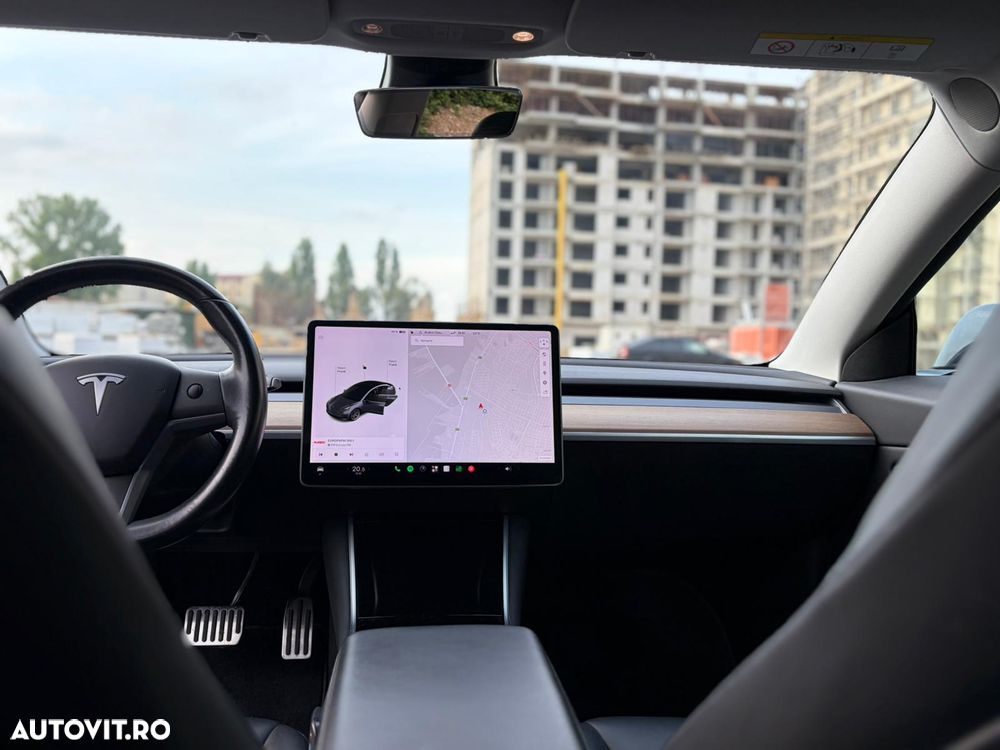Tesla Model 3 - 12
