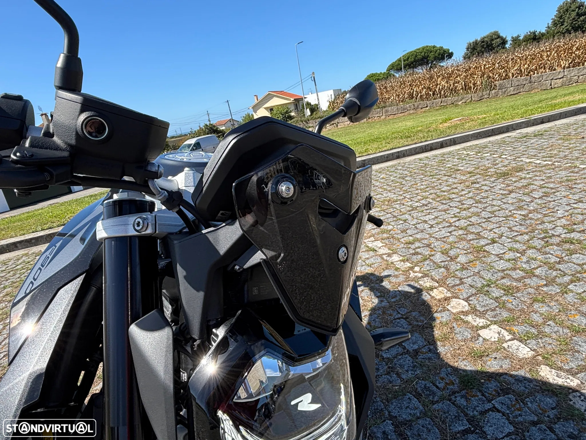 BMW F 900 R Triple Black - 12