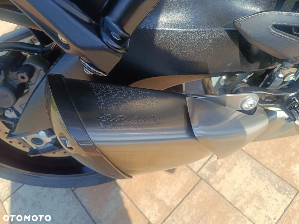 Suzuki GSX 1000 - 23