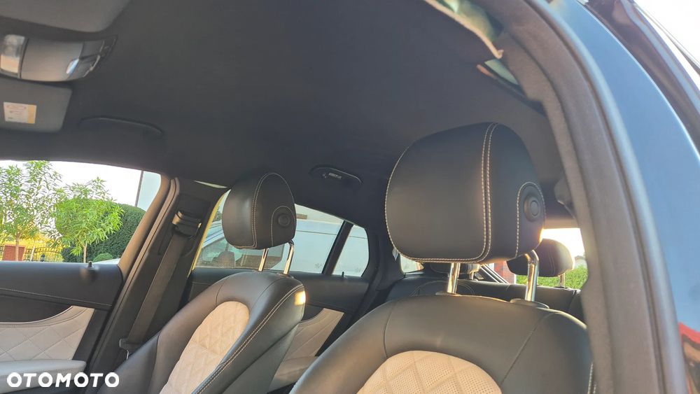 Mercedes-Benz GLC 300 d 4Matic 9G-TRONIC AMG Line - 36