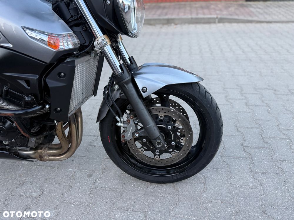 Suzuki GSR - 5