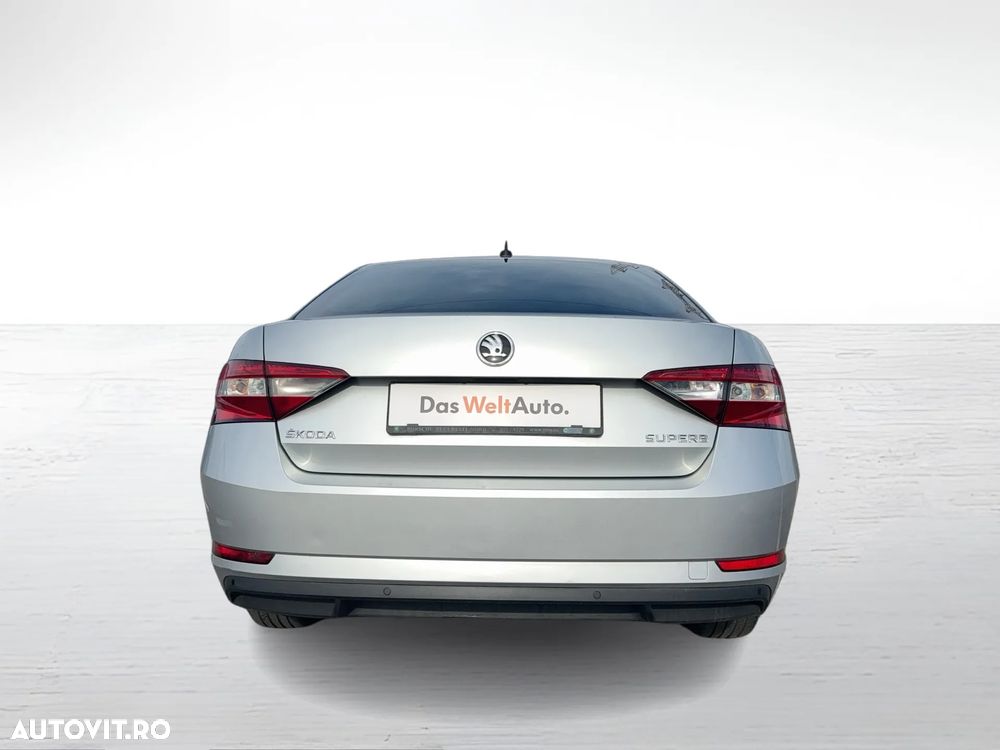 Skoda Superb 2.0 TDI DSG Ambition - 4
