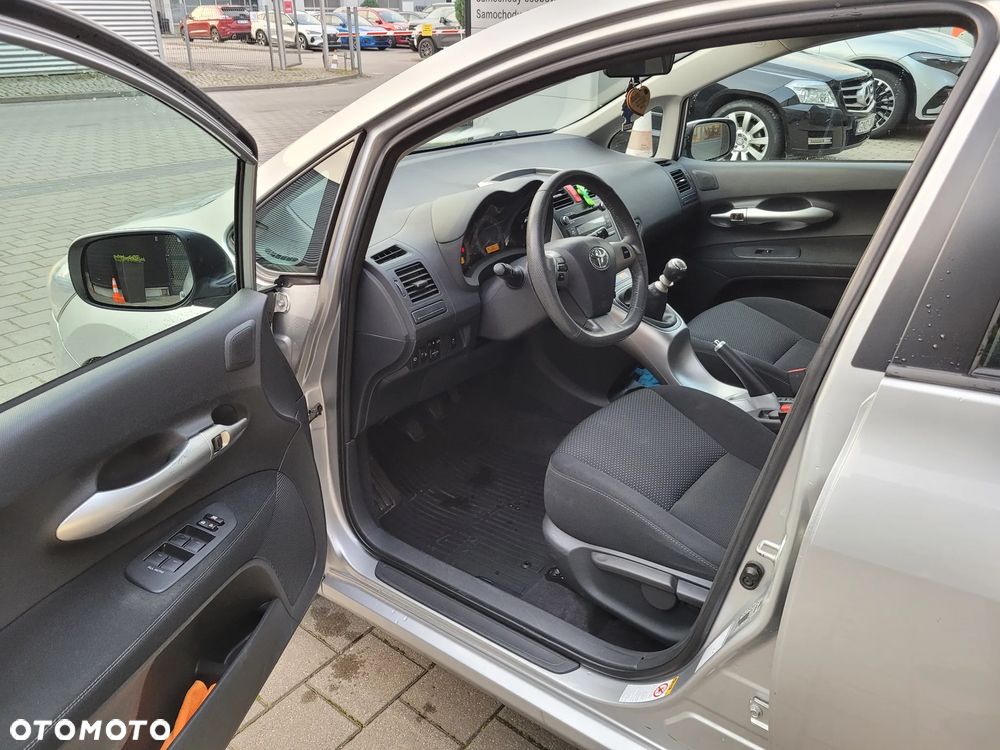 Toyota Auris - 9