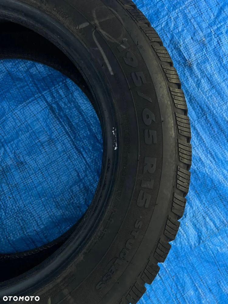 OPONA 195/65/R15 GT CHAMPIRO WINTERPRO 6,5MM - 2