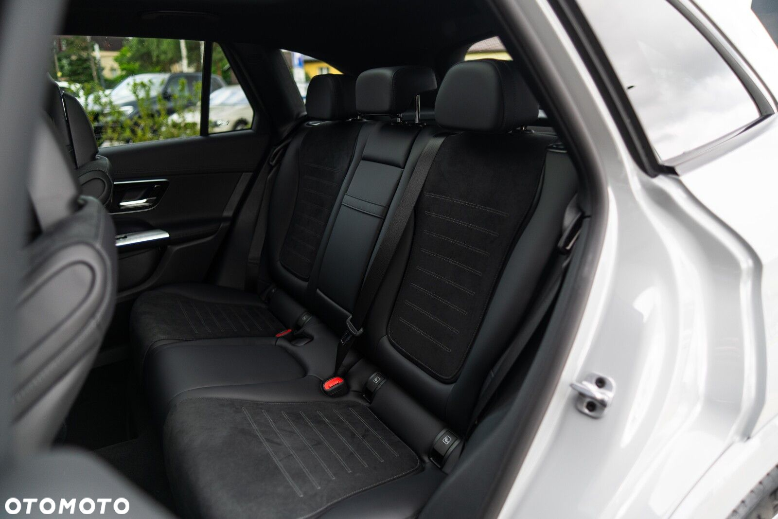 Mercedes-Benz GLC - 21