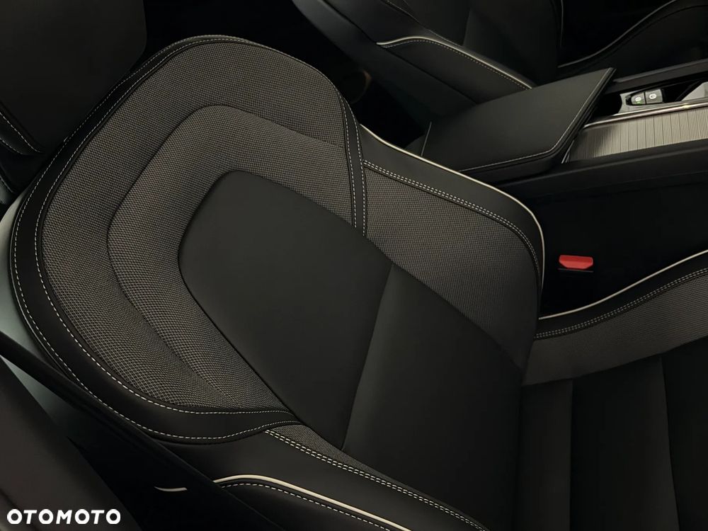 Volvo XC 60 B4 D AWD Plus Dark - 11