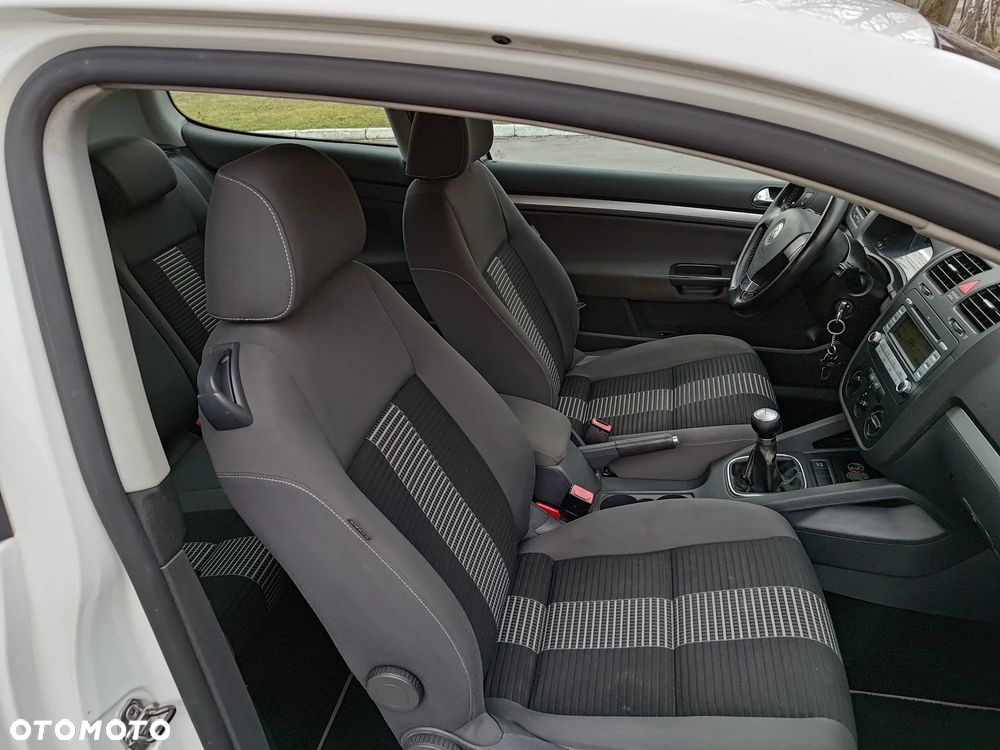 Volkswagen Golf V 1.9 TDI Comfortline - 10