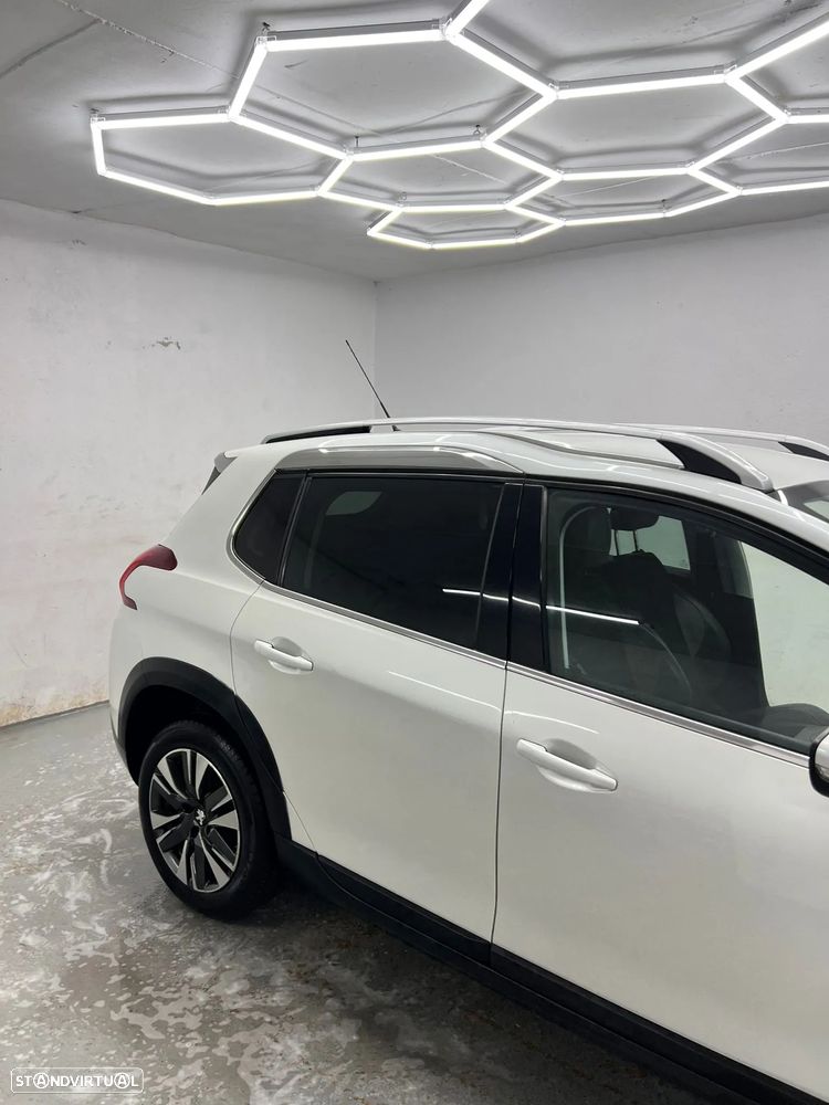 Peugeot 2008 1.2 PureTech Style - 5