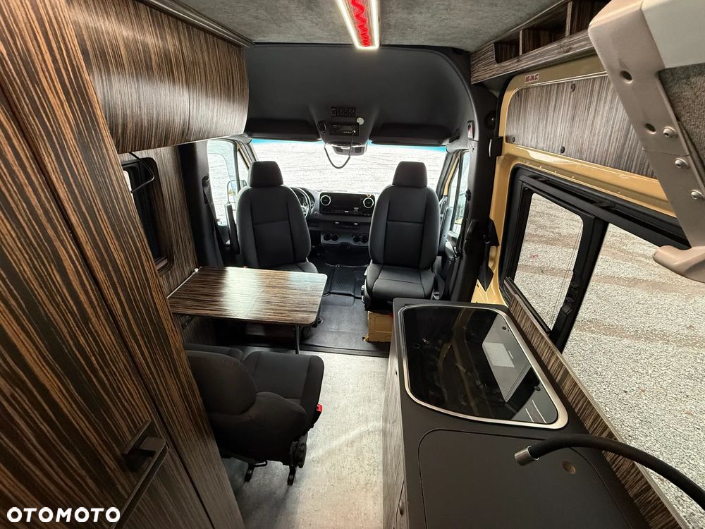 Mercedes-Benz Sprinter - 19