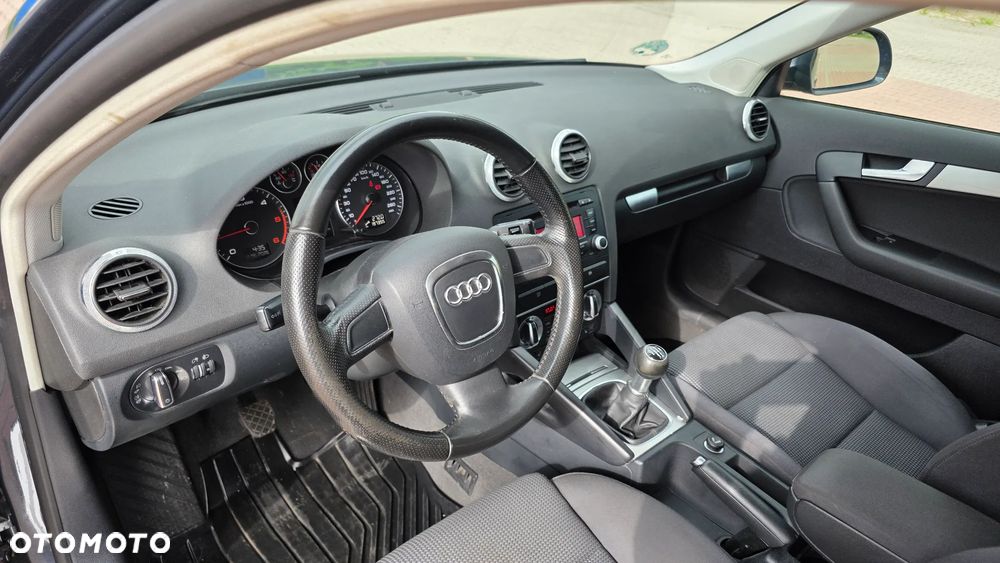 Audi A3 Sportback 1.6 TDI DPF Ambition - 12