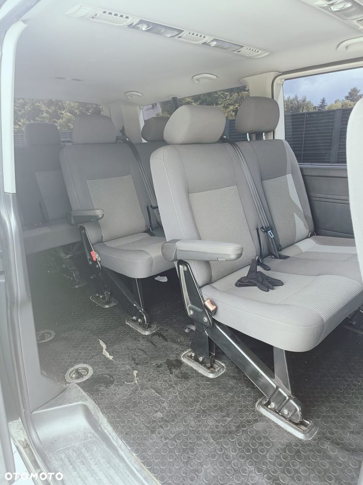 Volkswagen Caravelle - 11