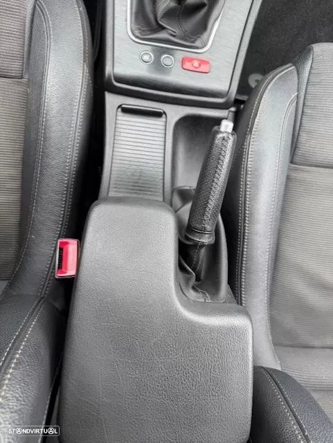 Alfa Romeo 159 Sportwagon 2.0 JTDm Distinctive - 29