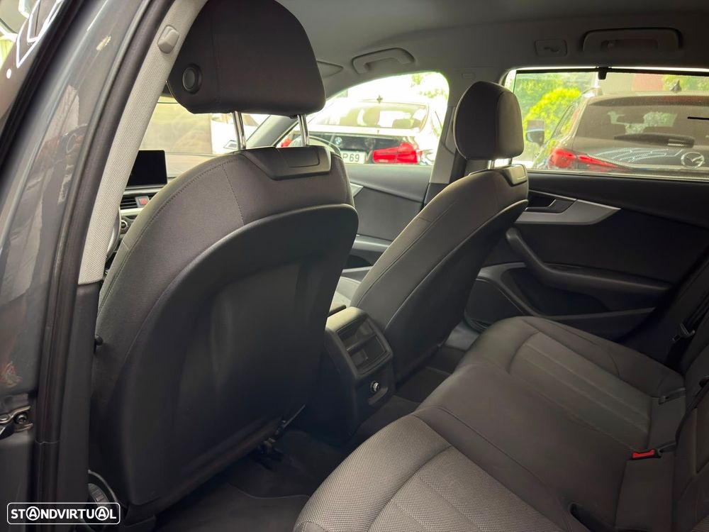 Audi A4 Avant 35 TDI S tronic - 47