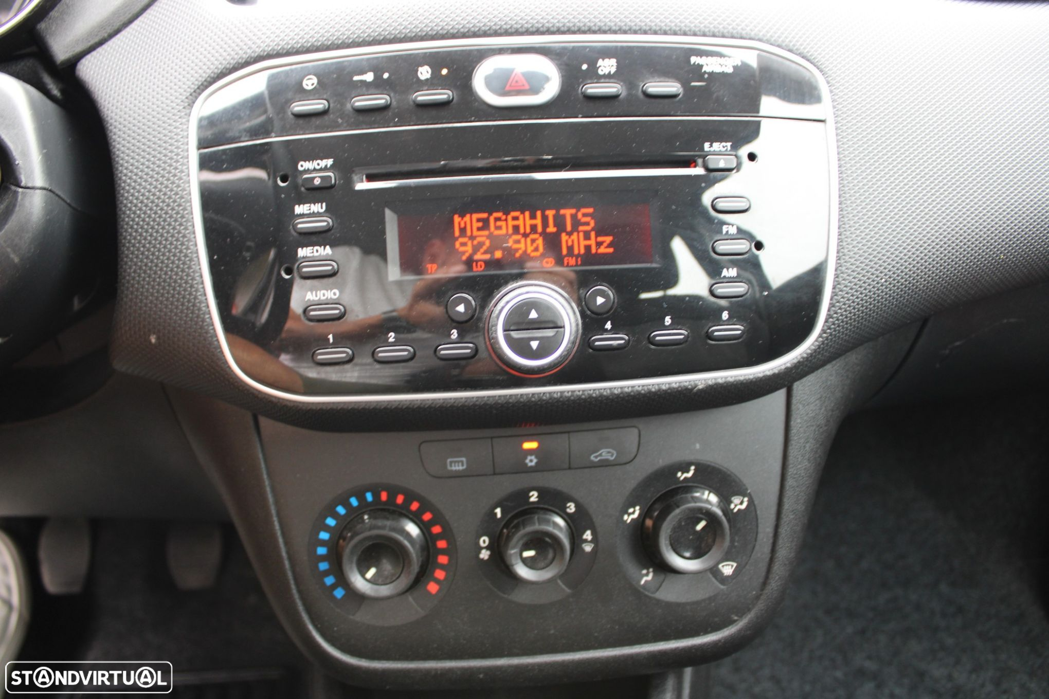 Fiat Punto 1.3 M-Jet Easy S&S - 25