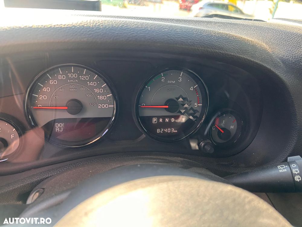 Jeep Wrangler Unlimited 2.8 CRD AT Sahara - 6