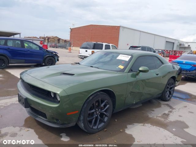 Dodge Challenger - 8