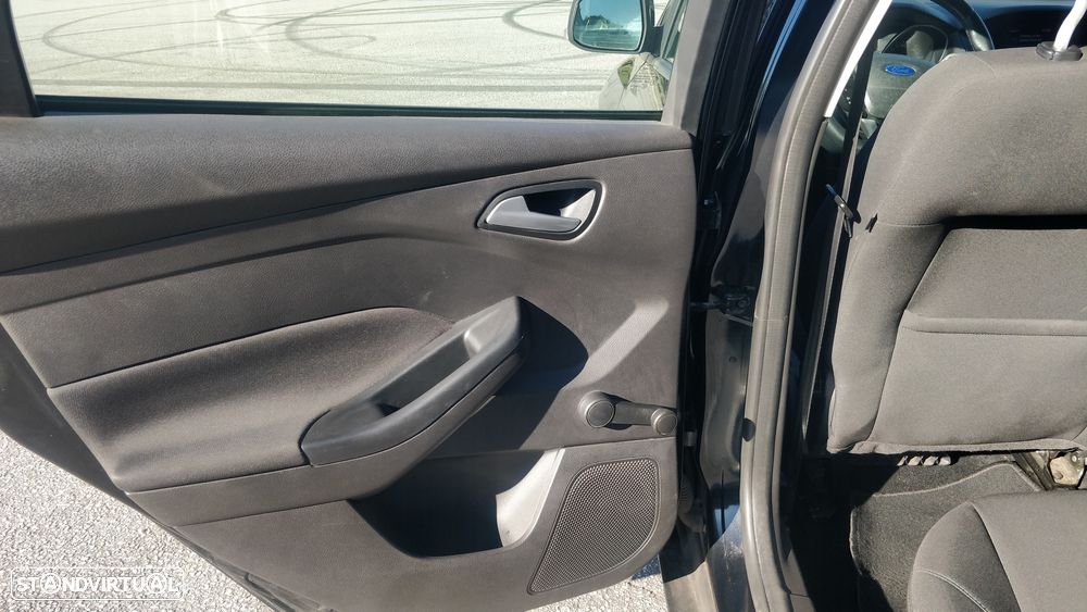 Ford Focus 1.5 TDCi ST-Line - 13