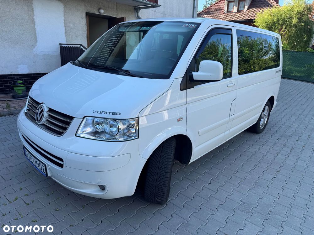 Volkswagen Multivan - 1