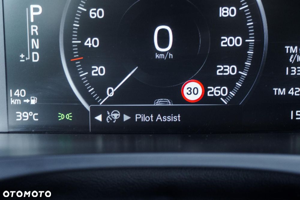 Volvo V90 D4 Momentum - 31