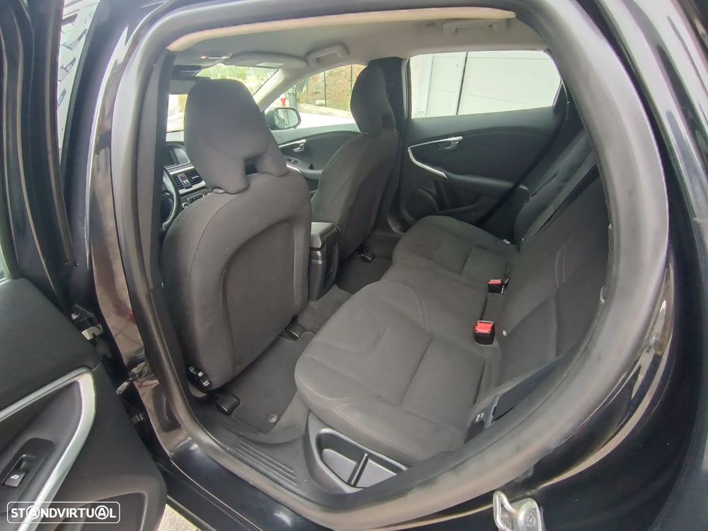 Volvo V40 1.6 D2 Momentum - 22