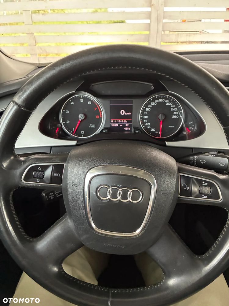 Audi A4 Limousine - 8